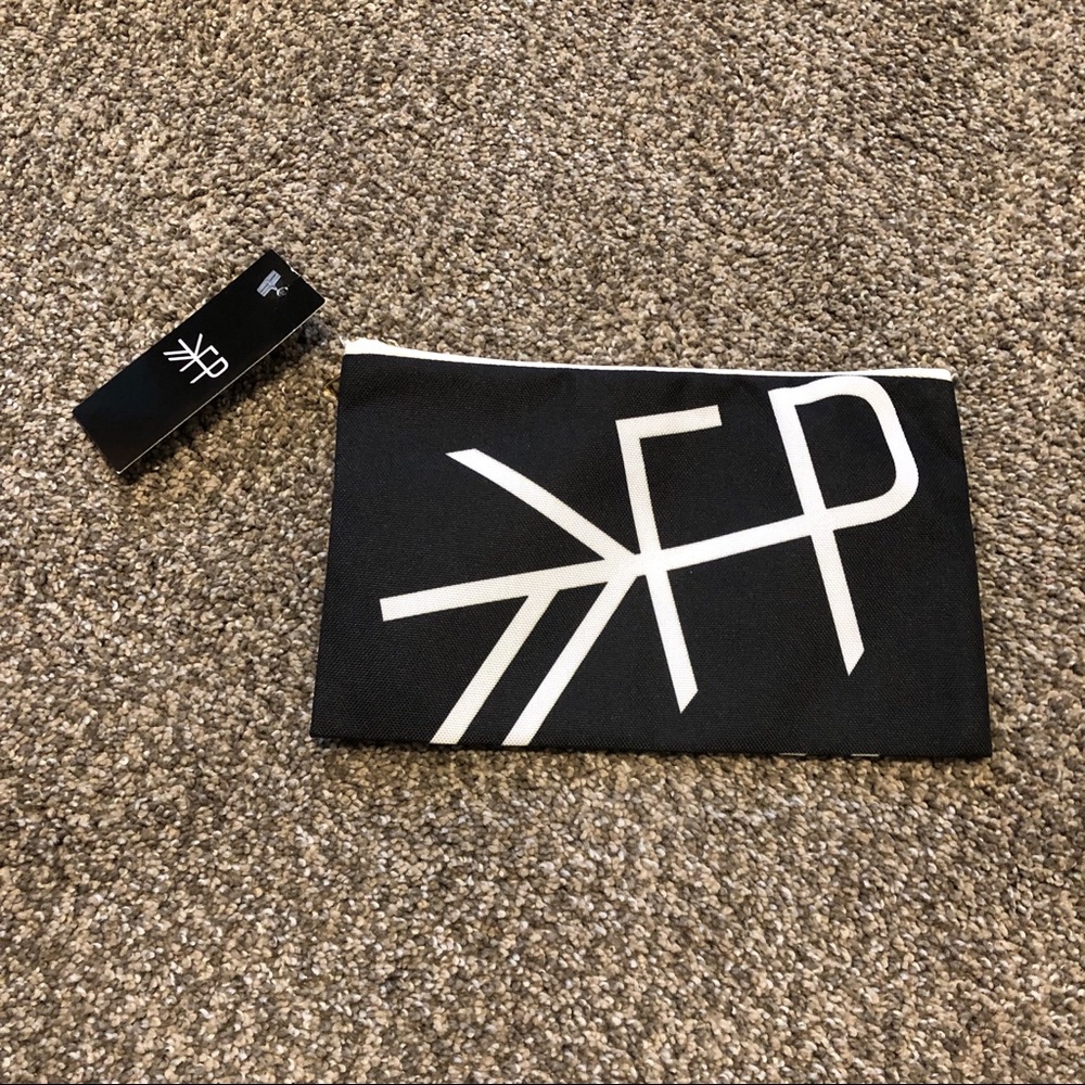 Black freshly picked zip pouch